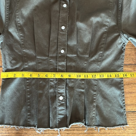 Current Elliot The Tella Button Front Shirt Army
Green Size S - Picture 10 of 15